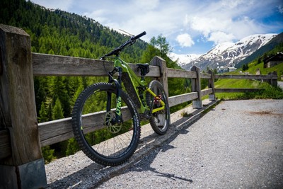 7 Tage E-Bike-Genuss im Salzkammergut: Von Hallstatt bis Gmunden entlang der ältesten Soleleitung der Welt