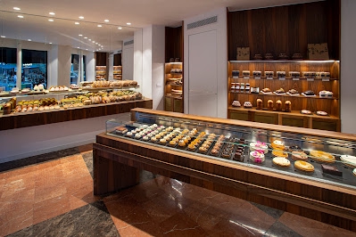 Image of Des gâteaux et du pain