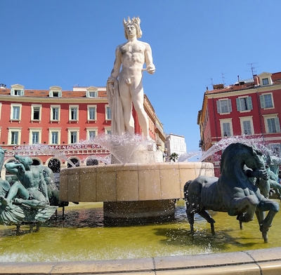 Image of Conversation à Nice sculptures