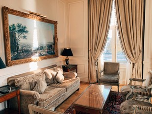 Top 10 Unique Hotels in Paris (Luxury & Boutique Stays)